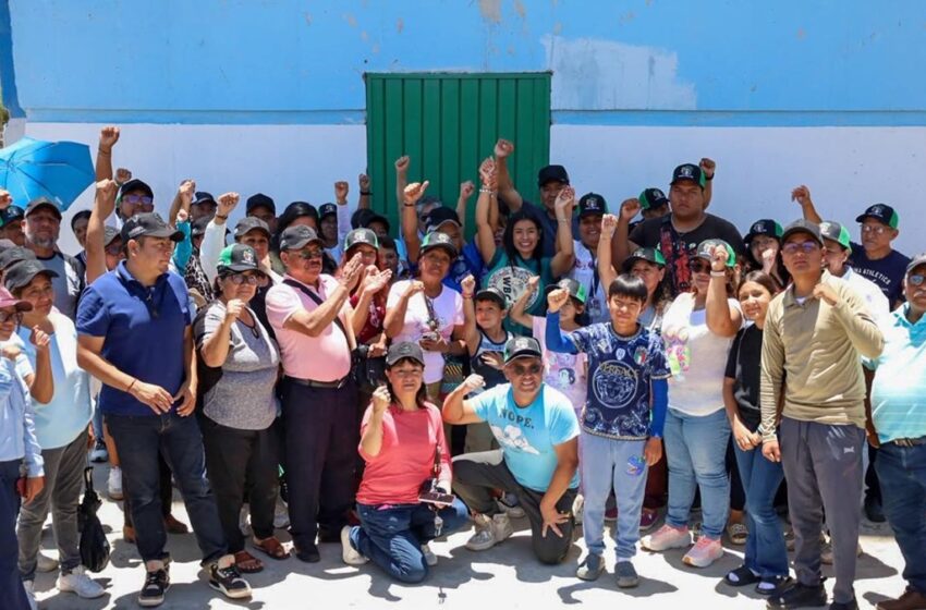  Gaby Sánchez atiende demanda de agua en Geo Villas del Sur