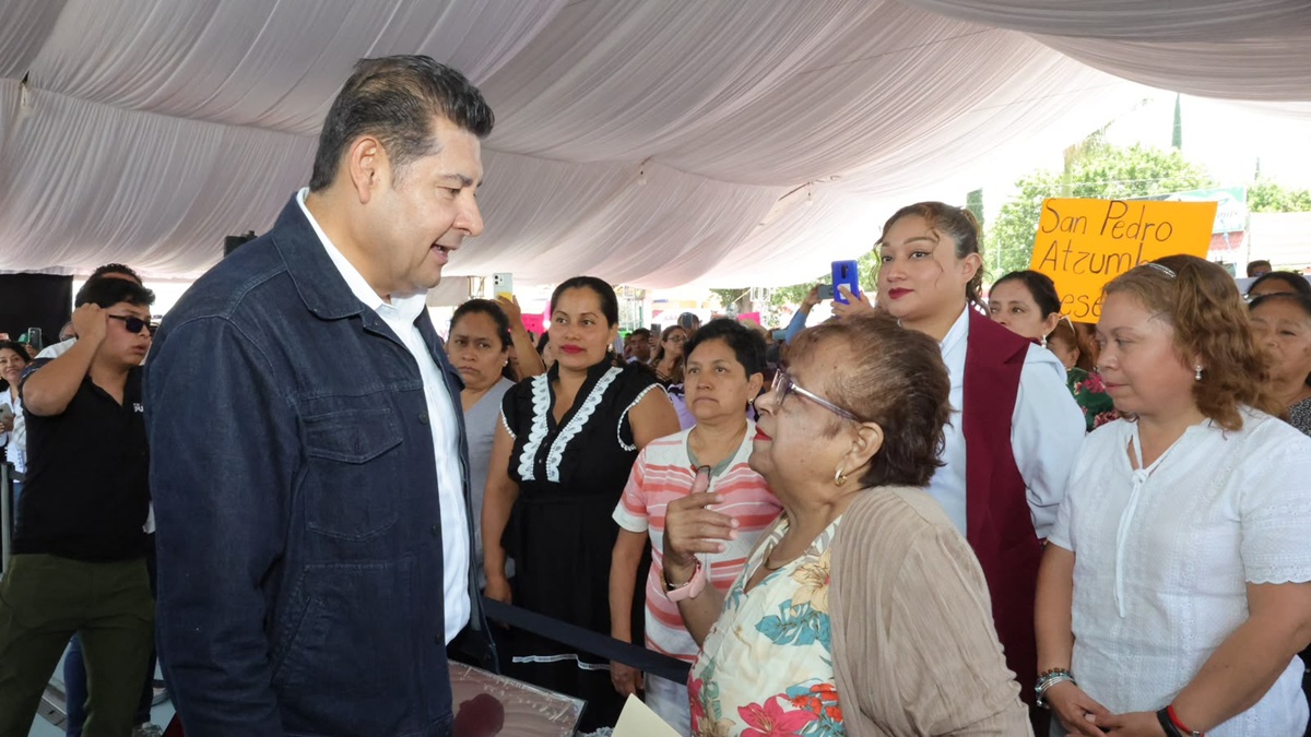 Gobierno estatal destina más recursos al campo y obra comunitaria en Tehuacán