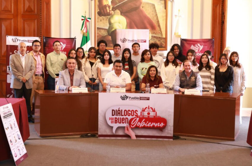  Universitarios dialogan con autoridades sobre transparencia y participación ciudadana