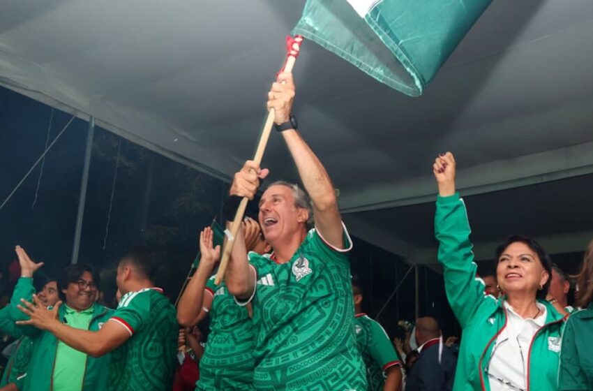  Más de 100 mil personas disfrutaron de las actividades en el Zócalo con “El Fútbol Se Vive Aquí”