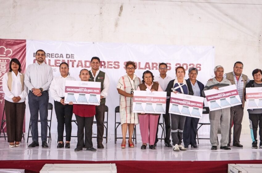  Omar Muñoz entrega 845 calentadores solares más a familias de Cuautlancingo