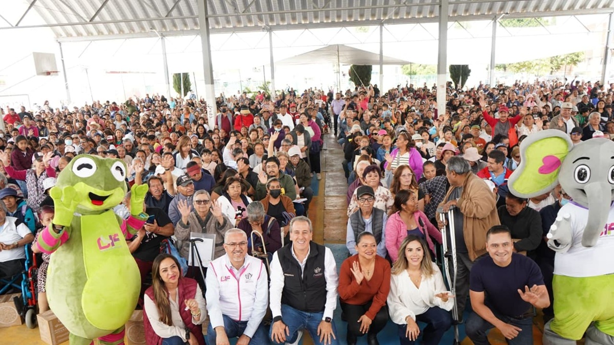 Pepe Chedraui entregó despensas del programa “Alimentación Imparable” en Agua Santa