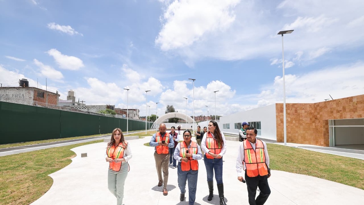 Supervisa Ceci Arellano avance de obra en casa del abue oriente