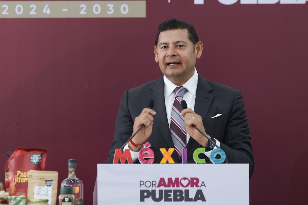 Gobierno de Puebla pausa programa de chips para motociclistas tras protestas y abre diálogo