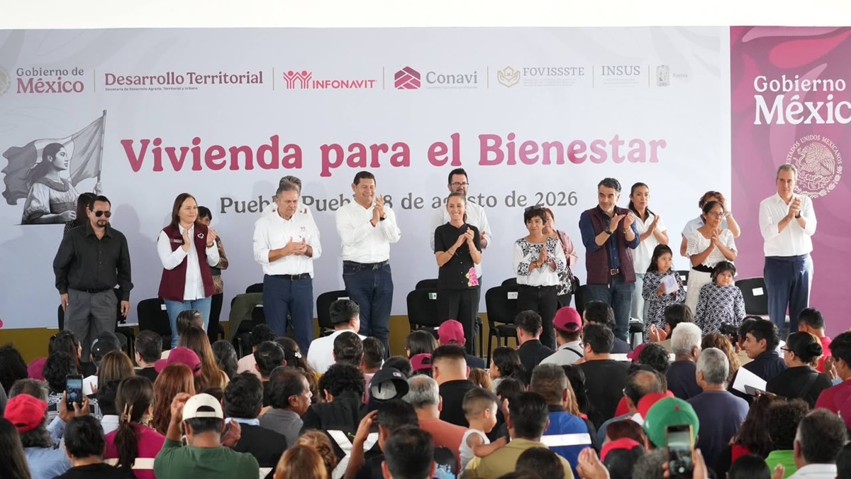 Acompaña Pepe Chedraui a la presidenta Claudia Sheinbaum y el gobernador Alejandro Armenta a la entrega de viviendas en Lomas de San Miguel