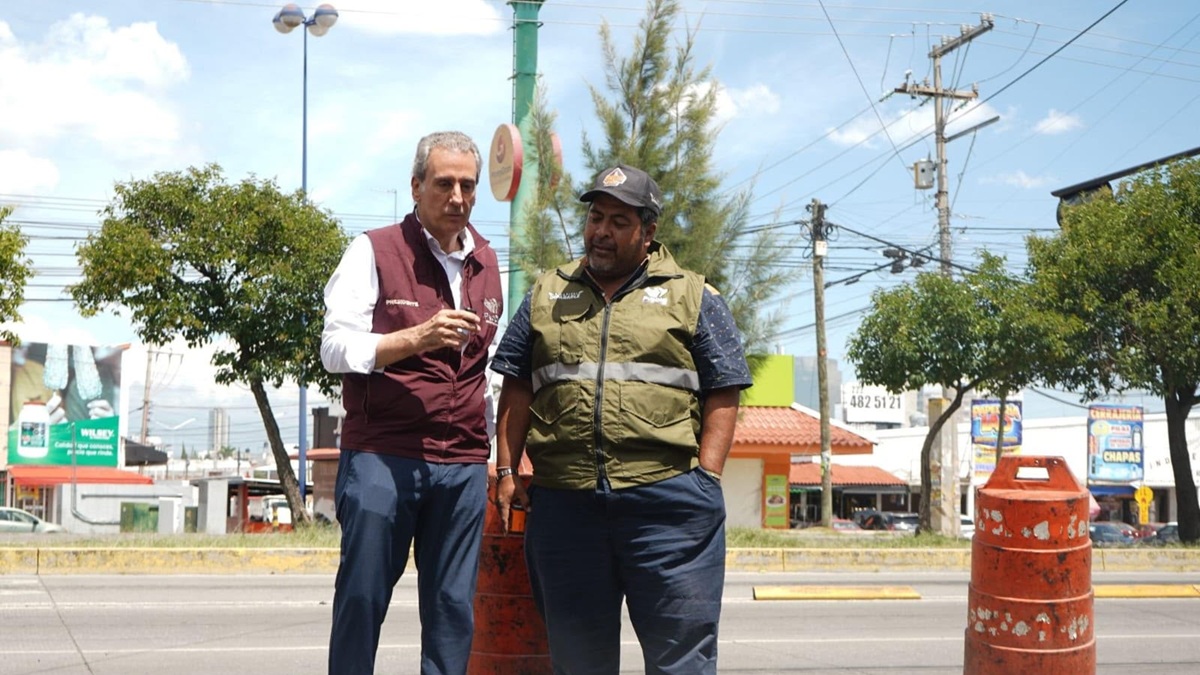 Avanza Pepe Chedraui con acciones de bacheo en calles de Los Pinos Mayorazgo