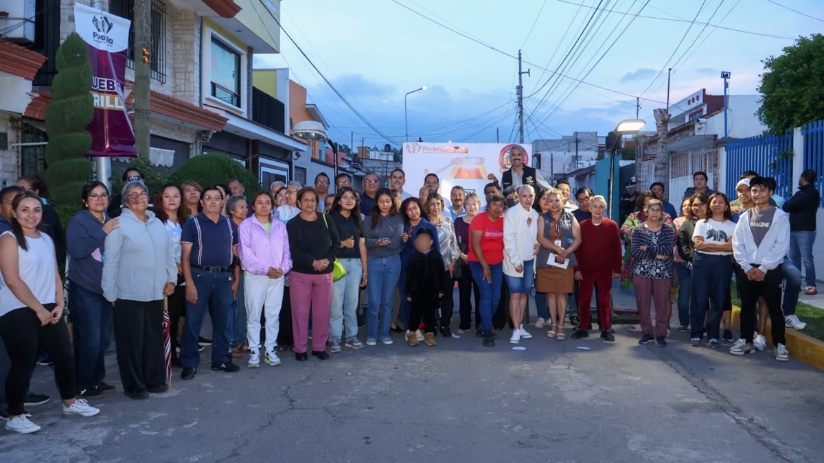 Con Puebla Brilla, Gobierno de Pepe Chedraui moderniza al 100 por ciento alumbrado público en Galaxia Bosques de Amalucan