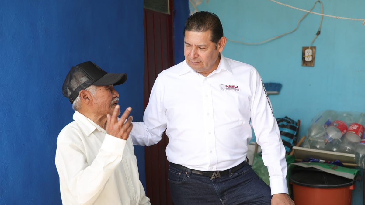 Con pipas del bienestar, gobierno estatal garantiza derecho al agua en colonias