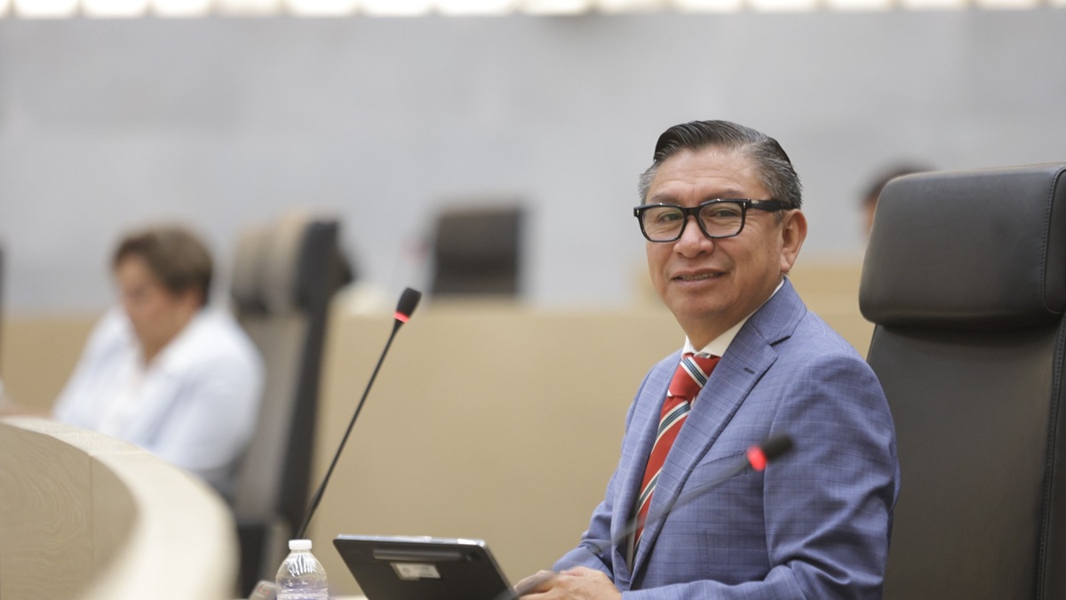 Diputado José Luis Figueroa propone permiso laboral con goce de sueldo para que madres y padres acompañen la educación de sus hijas e hijos