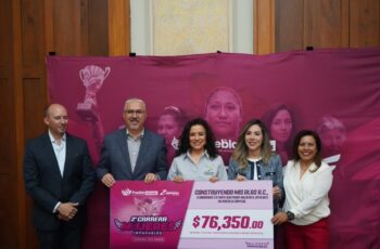 Entrega Gobierno de Pepe Chedraui donativos de la 2da. Carrera Mujeres Imparables en favor de las poblanas