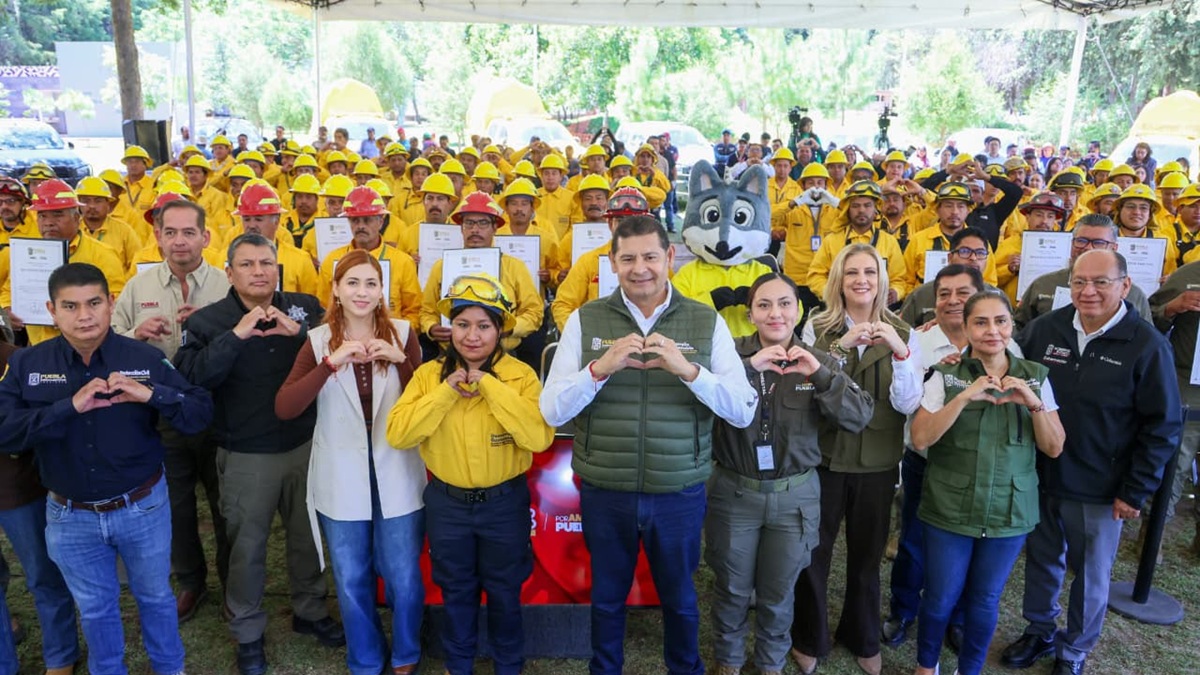 Gobierno estatal reconoce labor forestal y afianza estrategia para proteger bosques poblanos