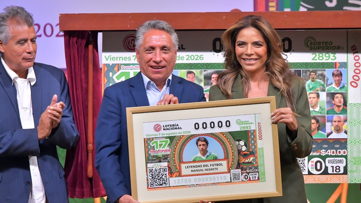 Leyendas del Futbol mexicano integran serie de billetes conmemorativos presentados por Lotería Nacional