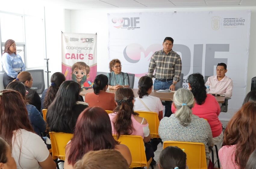  Omar Muñoz respalda a maestras y personal de los CAIC