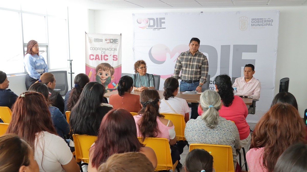 Omar Muñoz respalda a maestras y personal de los CAIC