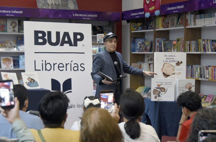  Presenta Mario Iván Martínez colección de cuentos infantiles en la Librería CCU