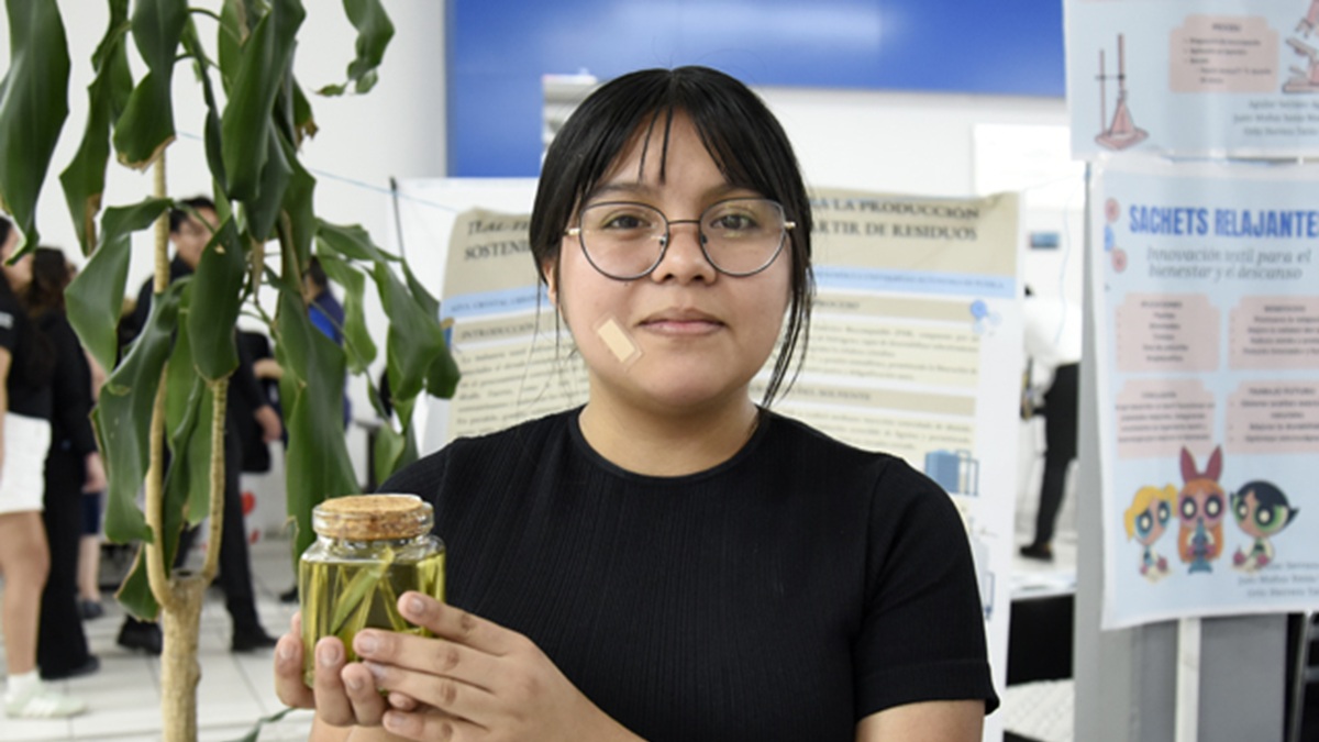 Propone estudiante BUAP aprovechar residuos de agave para crear fibras textiles