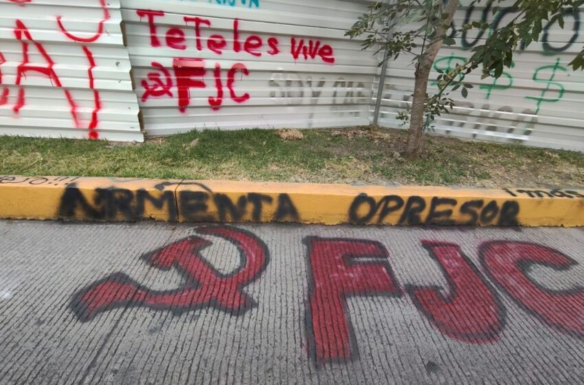  Vandalizan zona de obras del Cablebús durante protesta en Puebla