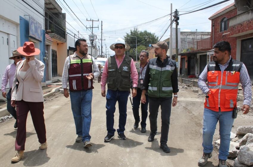  Supervisa Gobierno de Pepe Chedraui trabajos de rehabilitación vial en San Felipe Hueyotlipan