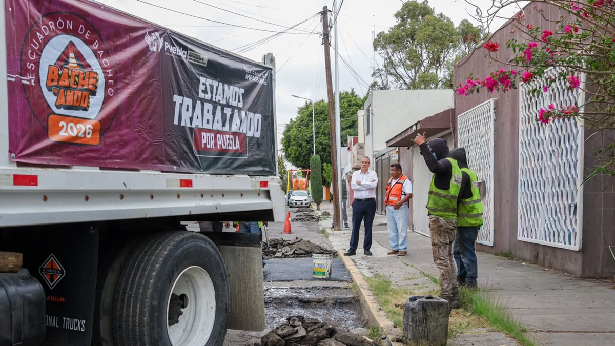 Supervisa Pepe Chedraui acciones de bacheo en la capital poblana