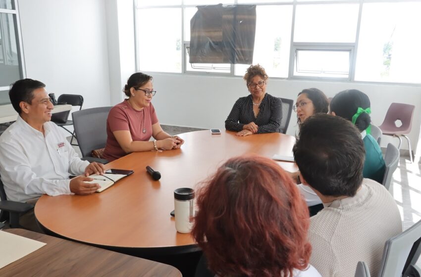  Tere Alfaro preside mesa de trabajo por adolescentes