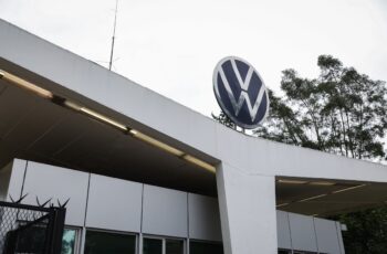 Trabajadores de Volkswagen rechazan aumento salarial de 10.04%; sindicato buscará nueva propuesta