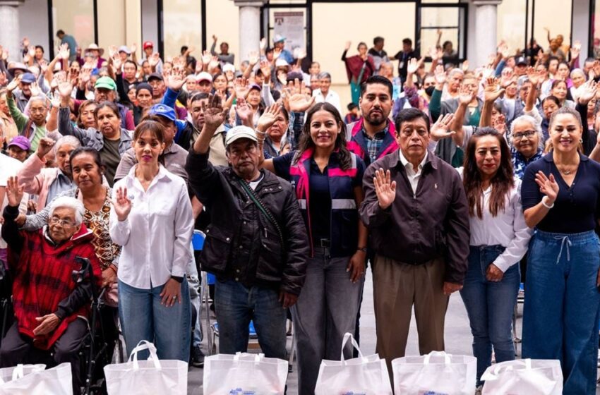  Acerca Lupita Cuautle apoyos alimentarios a más de 3 mil familias de San Andrés Cholula