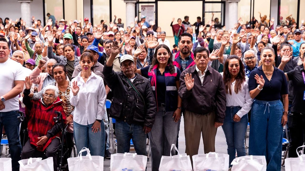 Acerca Lupita Cuautle apoyos alimentarios a más de 3 mil familias de San Andrés Cholula