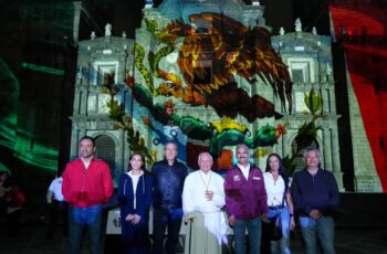 Disfruta Pepe Chedraui videomapping monumental de Fiestas Patrias junto con las y los poblanos