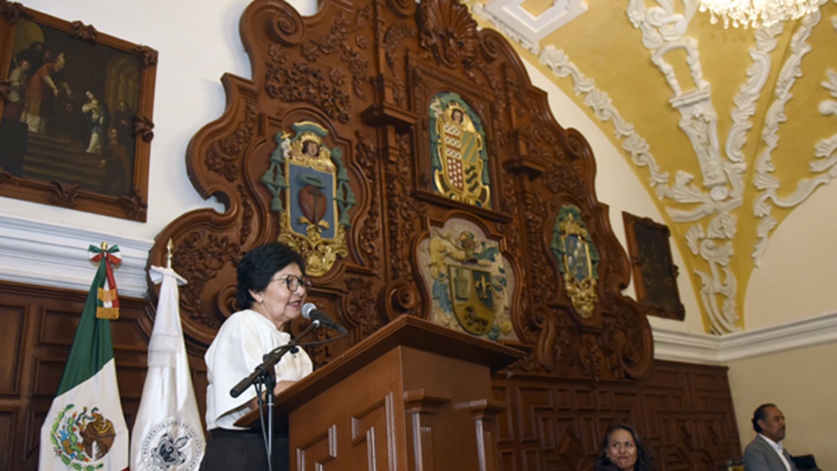Entrega Rectora Lilia Cedillo reconocimientos a la primera generación de egresados de la FACUFI