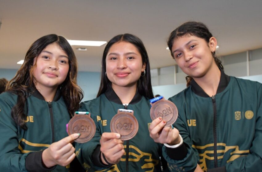  Ganan alumnas BUAP medalla de bronce en tenis de mesa