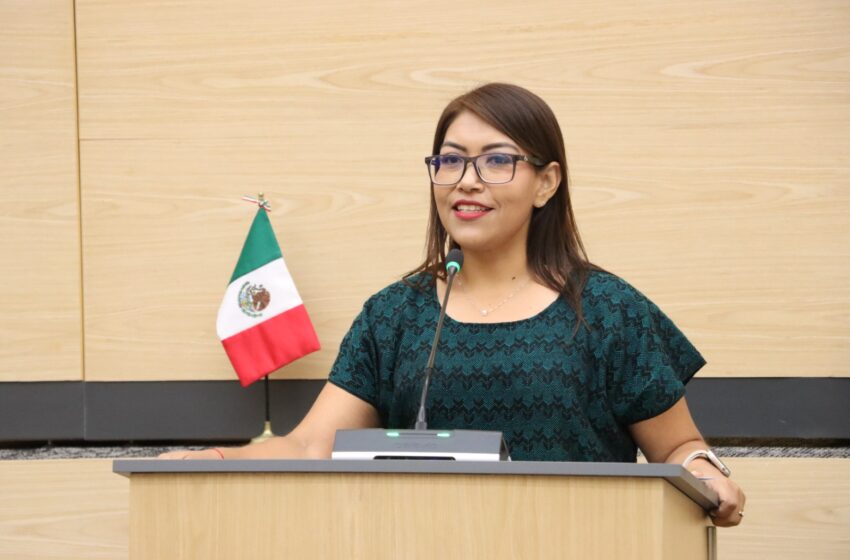  Leonela Martínez y Elías Lozada impulsan iniciativa para la disminución progresiva de animales abandonados 