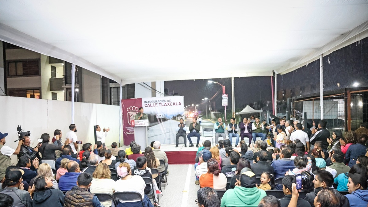 Omar Muñoz entrega reconstrucción de la calle Tlaxcala