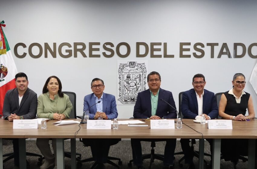  Presentan en Comisión del Congreso informe sobre del estado que guarda el expediente respecto al Ayuntamiento de Acatlán