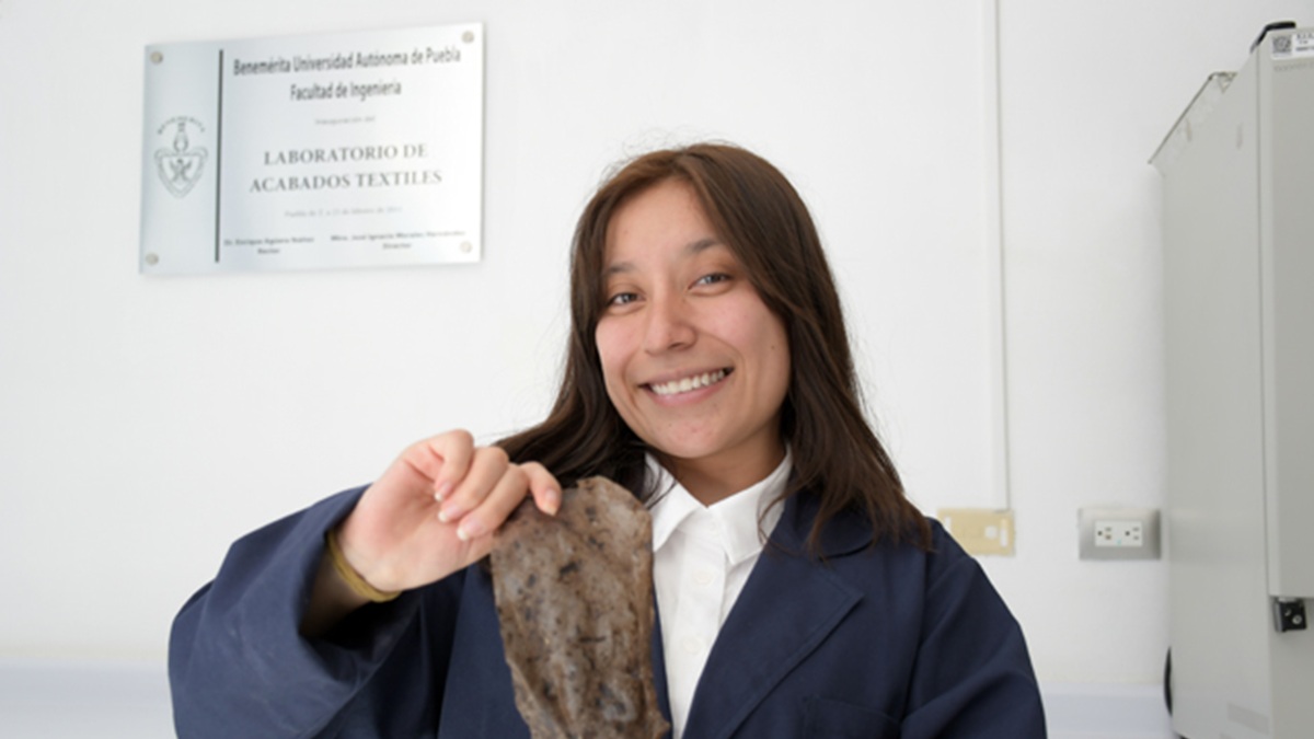 Produce estudiante BUAP bioplásticos a partir de residuos de café