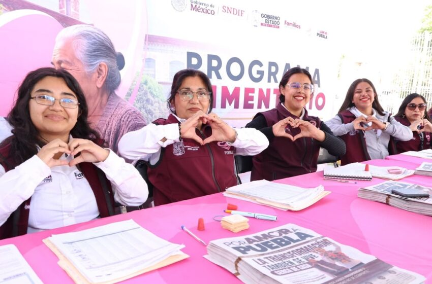  SEDIF entrega canastas alimentarias a familias vulnerables de la capital poblana