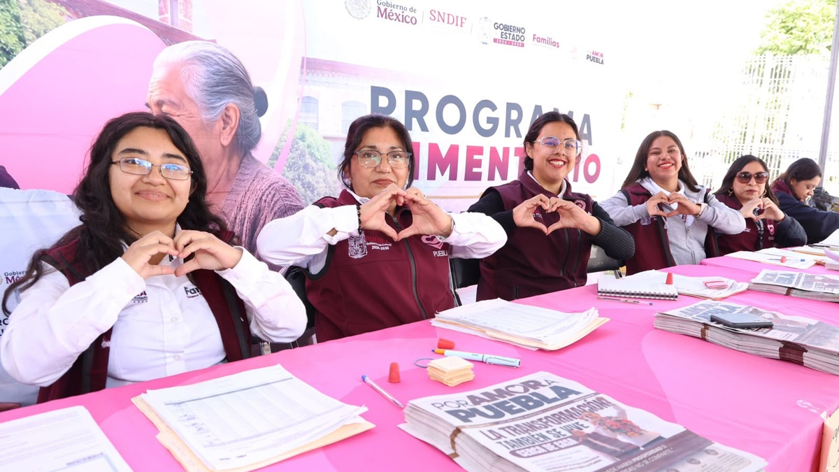 SEDIF entrega canastas alimentarias a familias vulnerables de la capital poblana