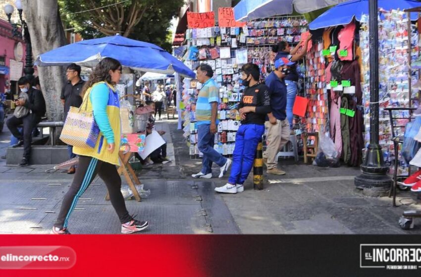  Comerciantes se organizan para limpiar calles del Centro Histórico de Puebla