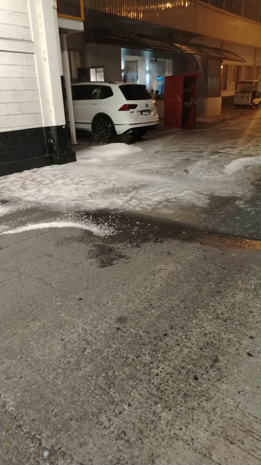 Granizada y lluvia dejan daños, choques e inundaciones en Puebla