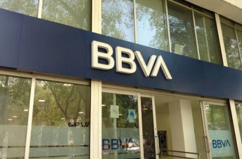  Retiran 500 mil pesos de BBVA en Angelópolis y lo asaltan; buscan a responsables