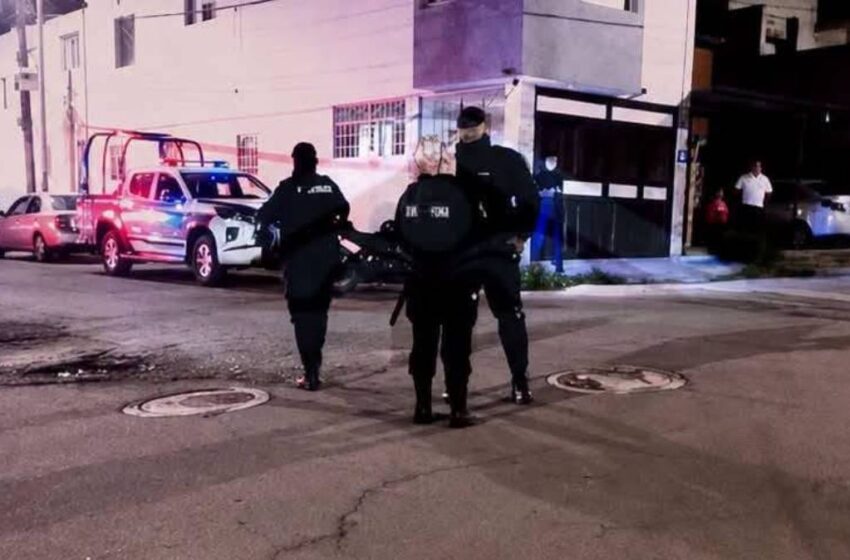  Privan de la libertad a joven en Tehuacán y lo abandonan en carretera tras intento de obtener dinero