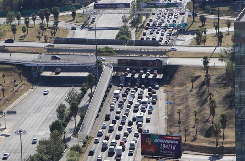  Prueba piloto busca destrabar el acceso de Lomas a la Vía Atlixcáyotl; durará 15 días