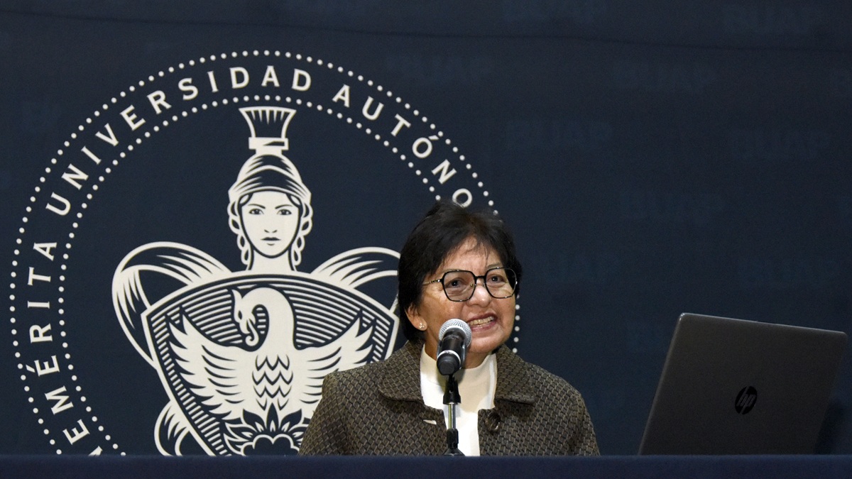 Aborda Rectora Lilia Cedillo las infecciones emergentes en animales domésticos