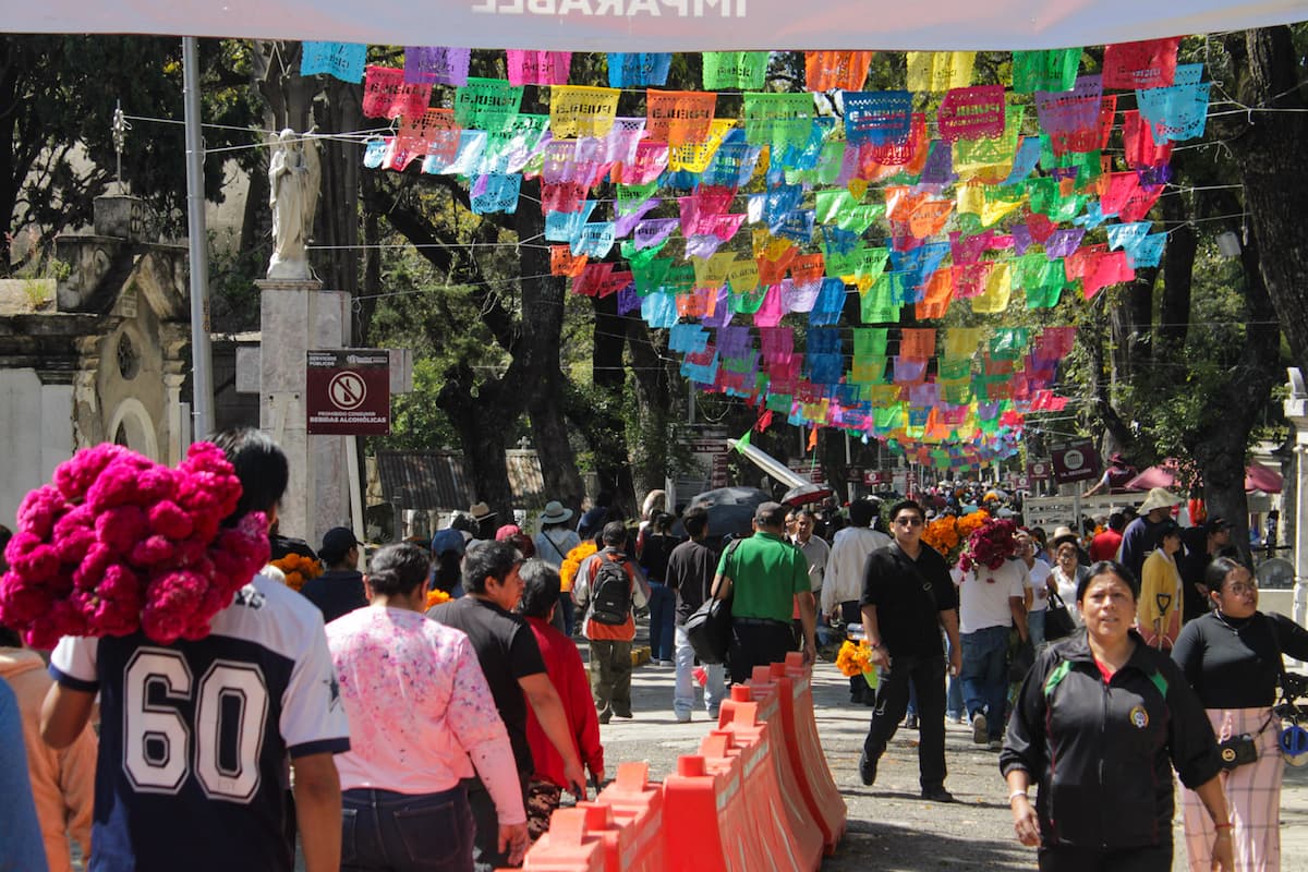 Esperan más de 95 mil visitantes en el Panteón Municipal por Todos Santos