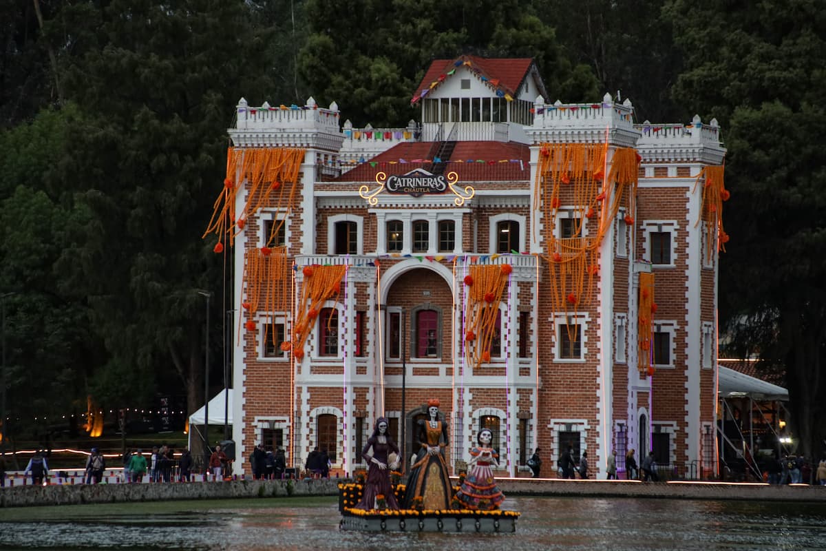 Inicia temporada de muertos en Puebla con Catrineras 2026: costos y horarios