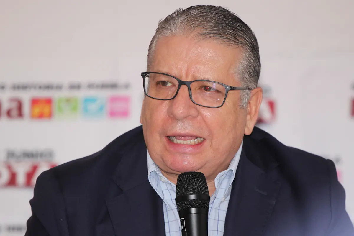 Movimiento Ciudadano ofrece candidatura a Enrique Doger para la alcaldía de Puebla