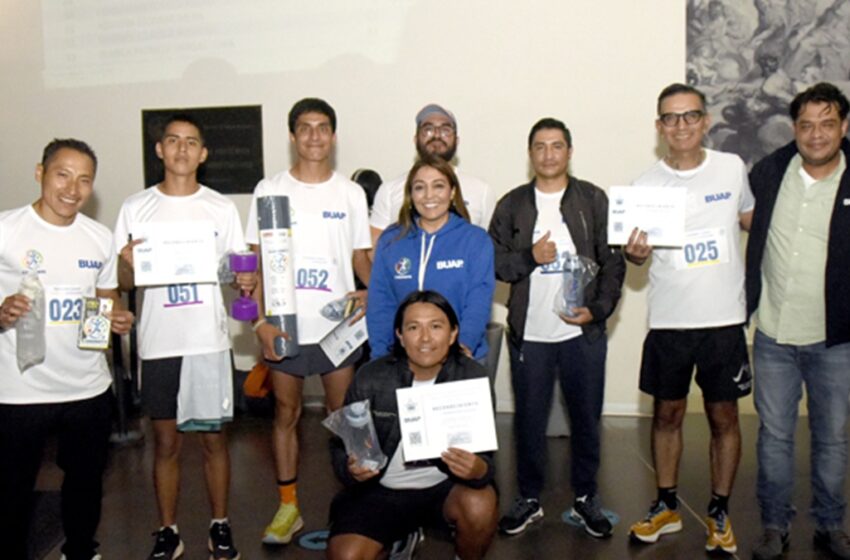  Participa la comunidad BUAP en la “Carrera vertical 2026”
