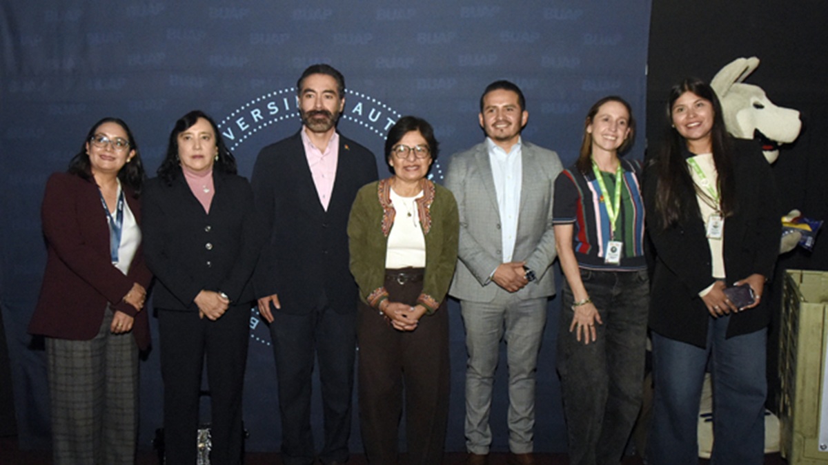 Pone en marcha Rectora Lilia Cedillo campaña “Échale los kilos”