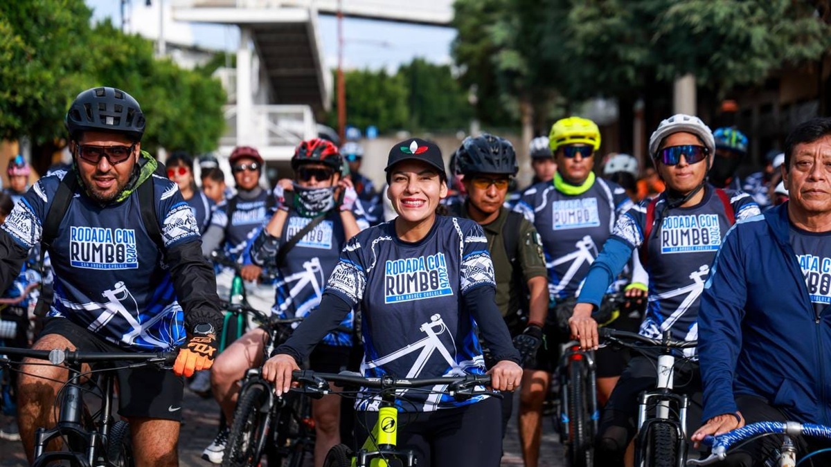 Promueve Lupita Cuautle el uso responsable de la bicicleta y la convivencia familiar en San Andrés Cholula