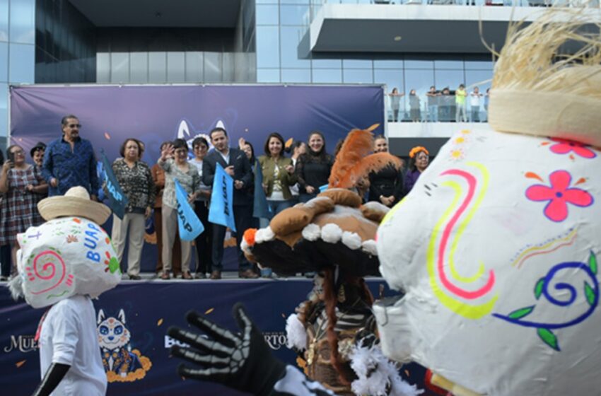  Realiza BUAP Desfile de Día de Muertos y concurso de “Catrinas vivientes”