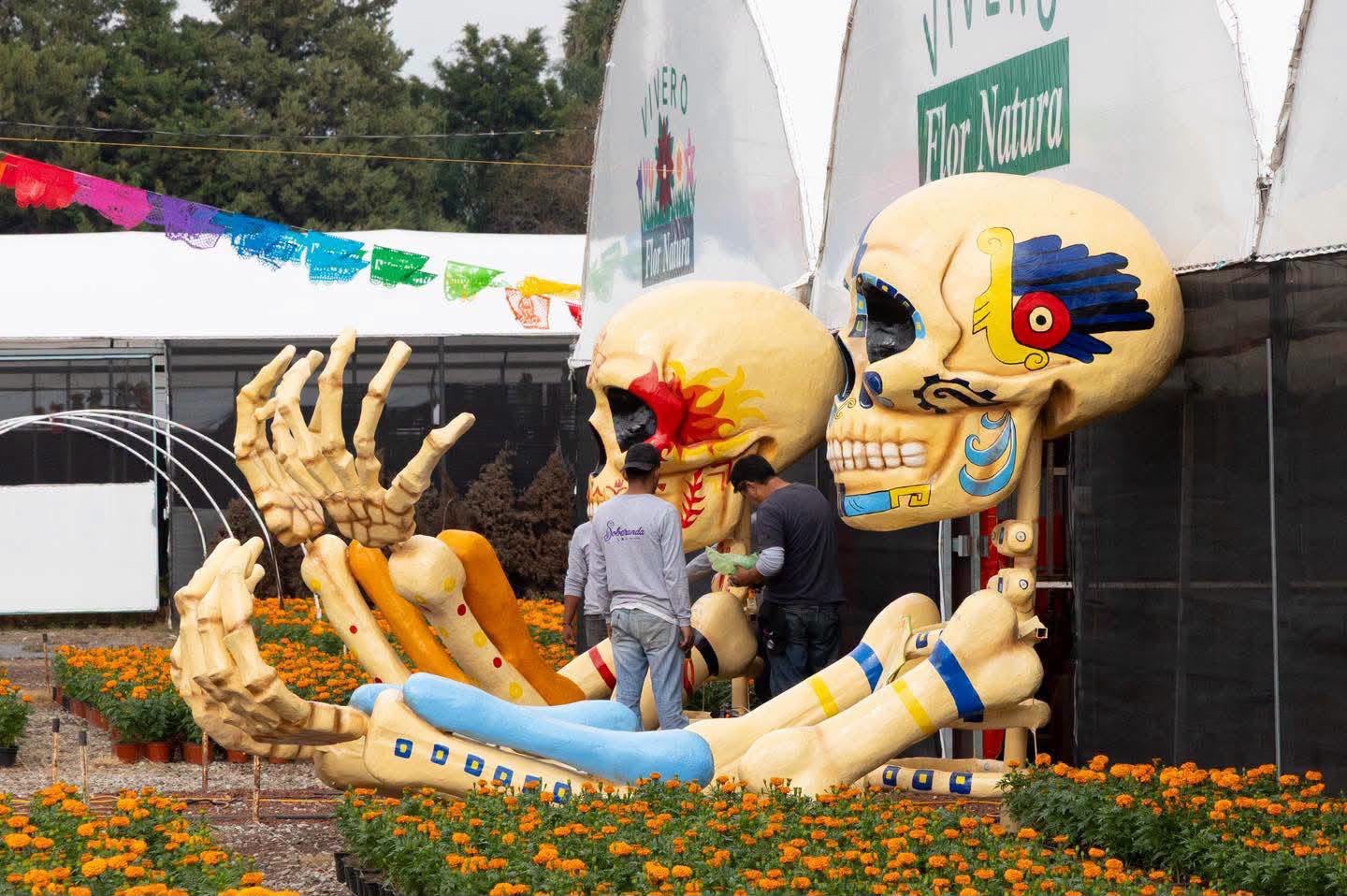 Cempasúchil, cartonería y Mictlán